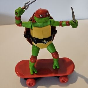2023 TMNT Raphael Action Figure with Skateboard 5" Pullback Action